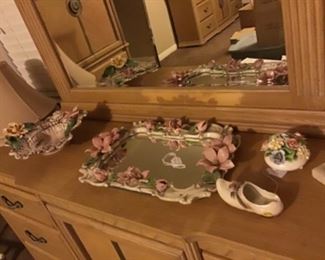 Campidomote Floral Vanity and Basket