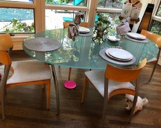 Modern kitchen table and chairs