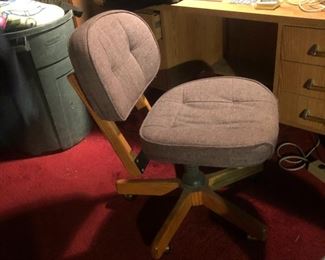 Vintage Swivel Chair $35
