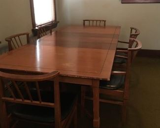 Mid- Century dining table 60 x 42 with 3 leaves....extends to 8'