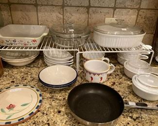 Miscellaneous kitchen dishes