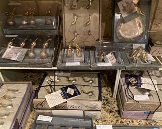 Knife rests; place card holders