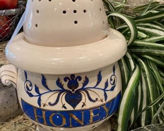 Honey pot