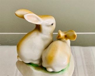 $20 Hollohaza Hungary porcelain bunnies; 3 in. (H) x 3 in. (W)