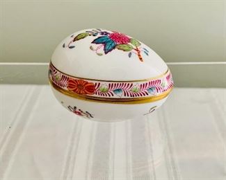 $50 - Herend hand painted covered egg; 2 in. (H) x 3 in. (L)
