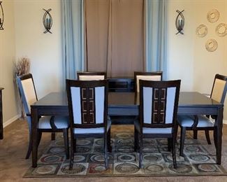 LIKE NEW Brighton Dining Table w 6 Chairs 