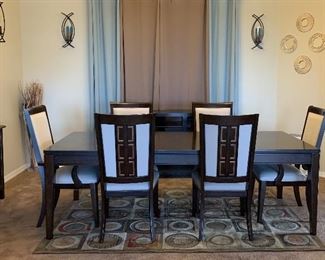 LIKE NEW Brighton Dining Table w 6 Chairs
