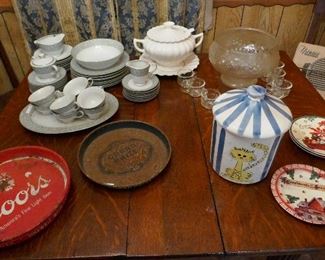 Vintage Italian Cookie Jar w/ Cat, Beer Trays and more