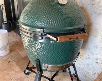 Big Green Egg X-Large size with nest