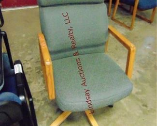 LOT 392 CHAIR