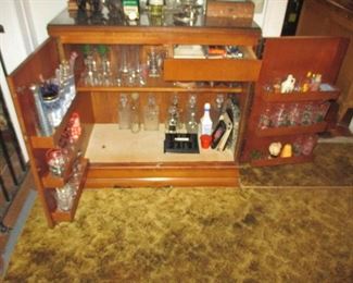 Fabulous Mid-Century Saginaw Furniture Bar Console Cabinet