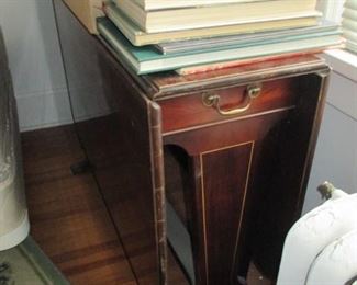 Drop Leaf Antique Table With Storage Drawer 