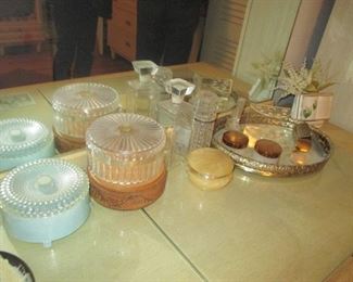 Vintage Vanity Collections 