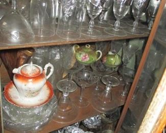 Tons of Vintage Glassware