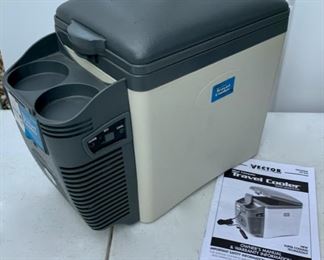 CLEARANCE  !  $5.00 NOW, WAS $20.00................Vector Travel Cooler and Warmer  (B126)