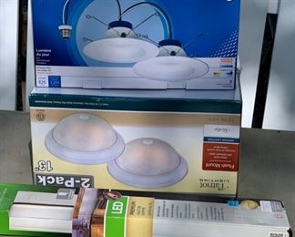 HALF OFF !  $7.50 NOW, WAS $15.00.............Ceiling Lights and under Cabinet Light (B030)