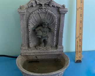 CLEARANCE !  $3.00 NOW, WAS $10.00.................Small Cherub Water Fountain, pump did not work (B039)