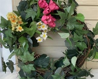 CLEARANCE  !  $3.00 NOW, WAS $10.00............Wreath (B251)