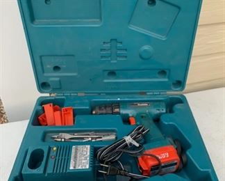 CLEARANCE  !  $6.00 NOW, WAS $30.00.............Drill Set (B162)