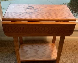 REDUCED!  $7.50 NOW, WAS $10.00..............Small Folding Leaf End Table, Stain on top (B400)