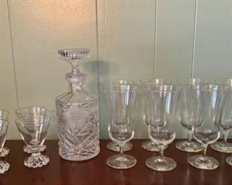 CLEARANCE  !  $8.00 NOW, WAS $25.00................Decanter and Glassware (B375)