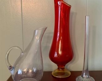 CLEARANCE  !  $4.00 NOW, WAS $16.00.............Vase 18" tall and Glassware (B374)