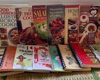 CLEARANCE  !  $4.00 NOW, WAS $12.00............Cookbooks (B358)