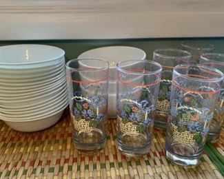 HALF OFF !  $6.00 NOW, WAS $12.00..............Corelle Bowls and more (B320)