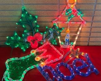 CLEARANCE  !  $4.00 NOW, WAS $16.00..........Lit Christmas Decorations (B282)