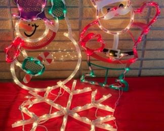 CLEARANCE  !  $4.00 NOW, WAS $16.00..........Lit Christmas Decorations (B281)