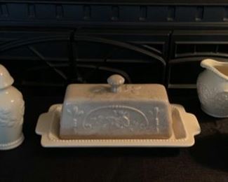 REDUCED!  $7.50 NOW, WAS $10.00...........Covered Butter, Salt and Pepper, Creamer and Sugar (B402)
