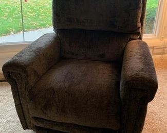 $450.00.......Like new Jackson Furniture Power Lift Chair, Very Clean 