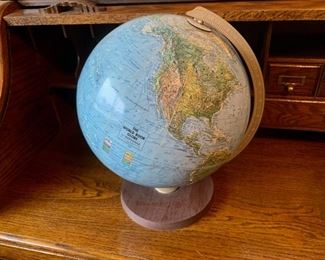 CLEARANCE !  $6.00 NOW, WAS $25.00..........Globe (B621)