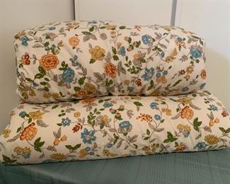 HALF OFF !  $15.00 NOW, WAS $30.00..............Pair Twin Down Comforters (B568)
