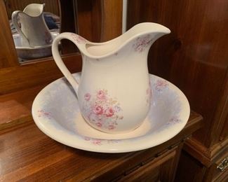 CLEARANCE  !  $4.00 NOW, WAS $16.00...............Pitcher and Bowl 