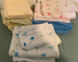 CLEARANCE!  $3.00 NOW, WAS $10.00...............Twin Sheets (B548)