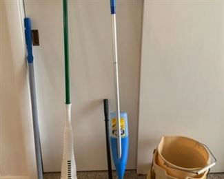 CLEARANCE  !  $3.00 NOW, WAS $10.00.............Cleaning Tools (B502)