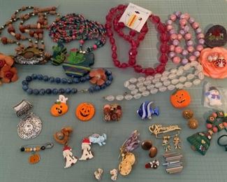 CLEARANCE !  $4.00 NOW, WAS $16.00...............Jewelry Lot (B672)