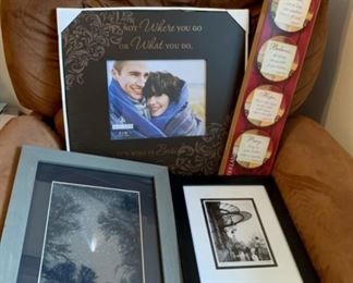 CLEARANCE  !  $3.00 NOW, WAS $10.00..............Frames & Pictures (B656)