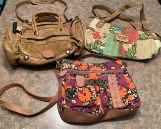 CLEARANCE!  $10.00 NOW, WAS $25.00.............Relic and more purses (Purses E)