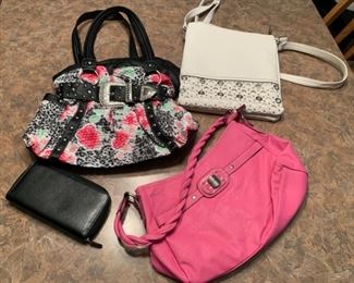 CLEARANCE !  $10.00 NOW, WAS $25.00................Rosetti and More Purses (Purses G)