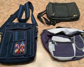 CLEARANCE!  $10.00 NOW, WAS $20.00.............Purses and Fanny Pack Bag (Purses D)