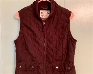 CLEARANCE !  $5.00 NOW, WAS $14.00.............Size Medium Vest (S16)