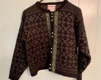 HALF OFF!  $22.50 NOW, WAS $45.00..............Dale of Norway Wool Sweater Size Medium (S2)