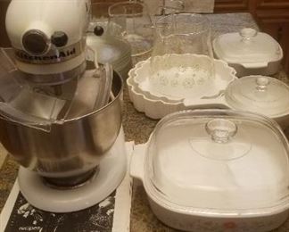 White Kitchen Aid mixer