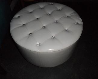 Round white  hassock great for girls room or large closet