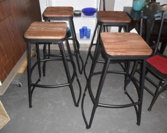 4 bar stools