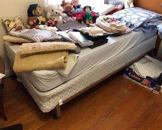 and twin mattress set with frame