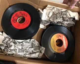 Tons of 45’s.......