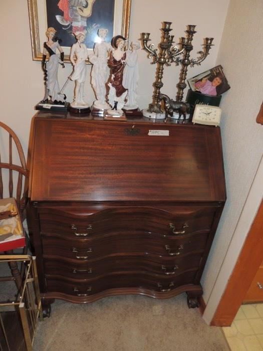 MUNSTER ESTATE SALE PACKED HOUSE in Munster, IN starts on 11/6/2020